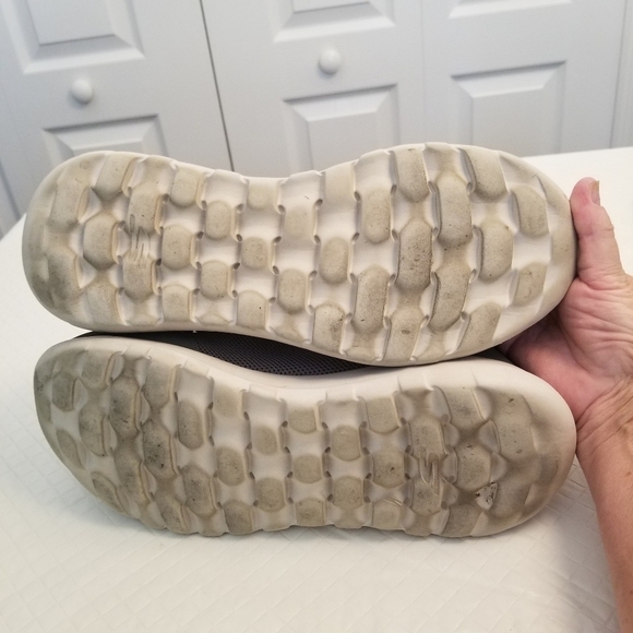 Men's Skechers Men's Size 10 GOwalk Max - Clinched Slip-SN216010-Gray - Picture 5 of 6